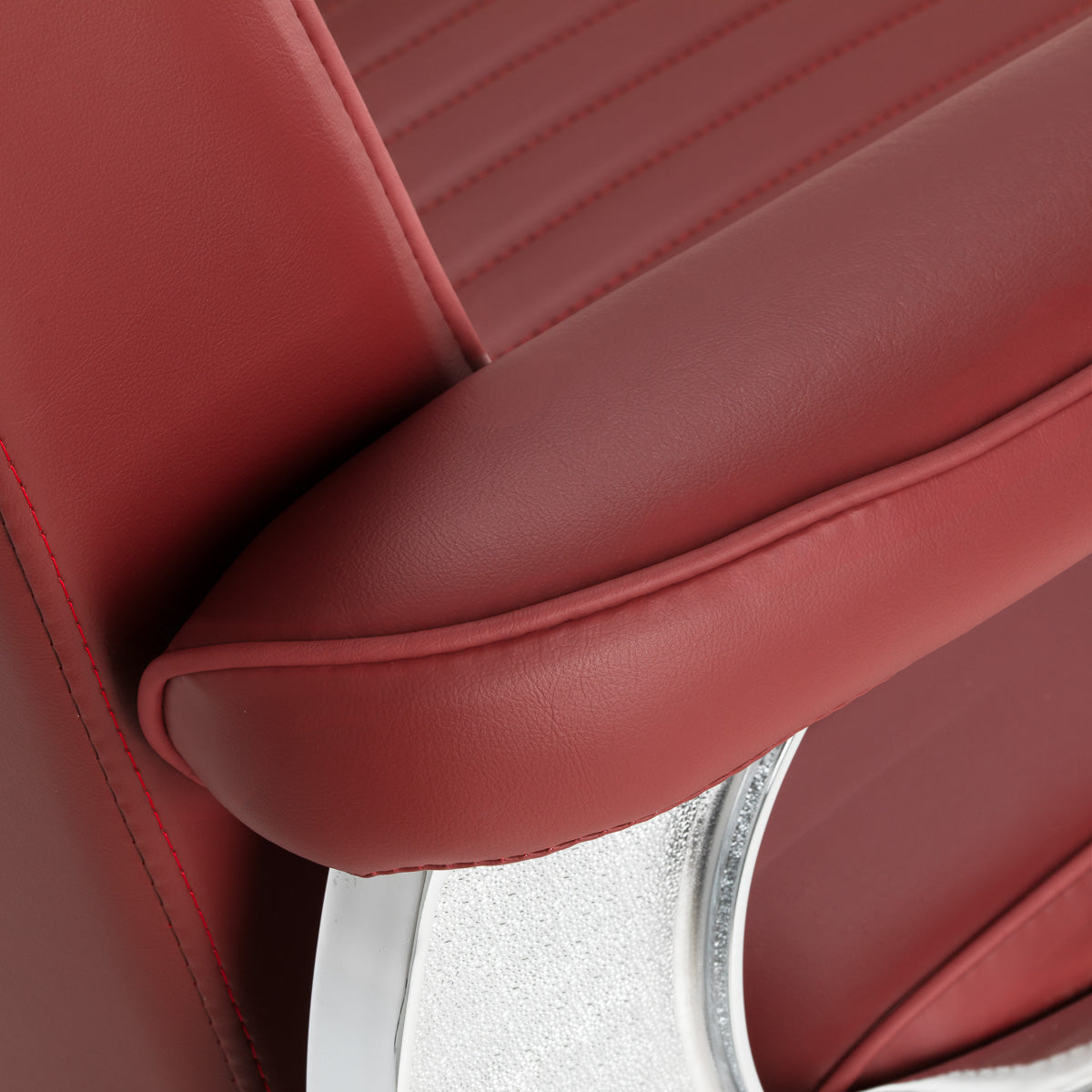 Gabbiano Visionerio+ barber chair red chrome frame