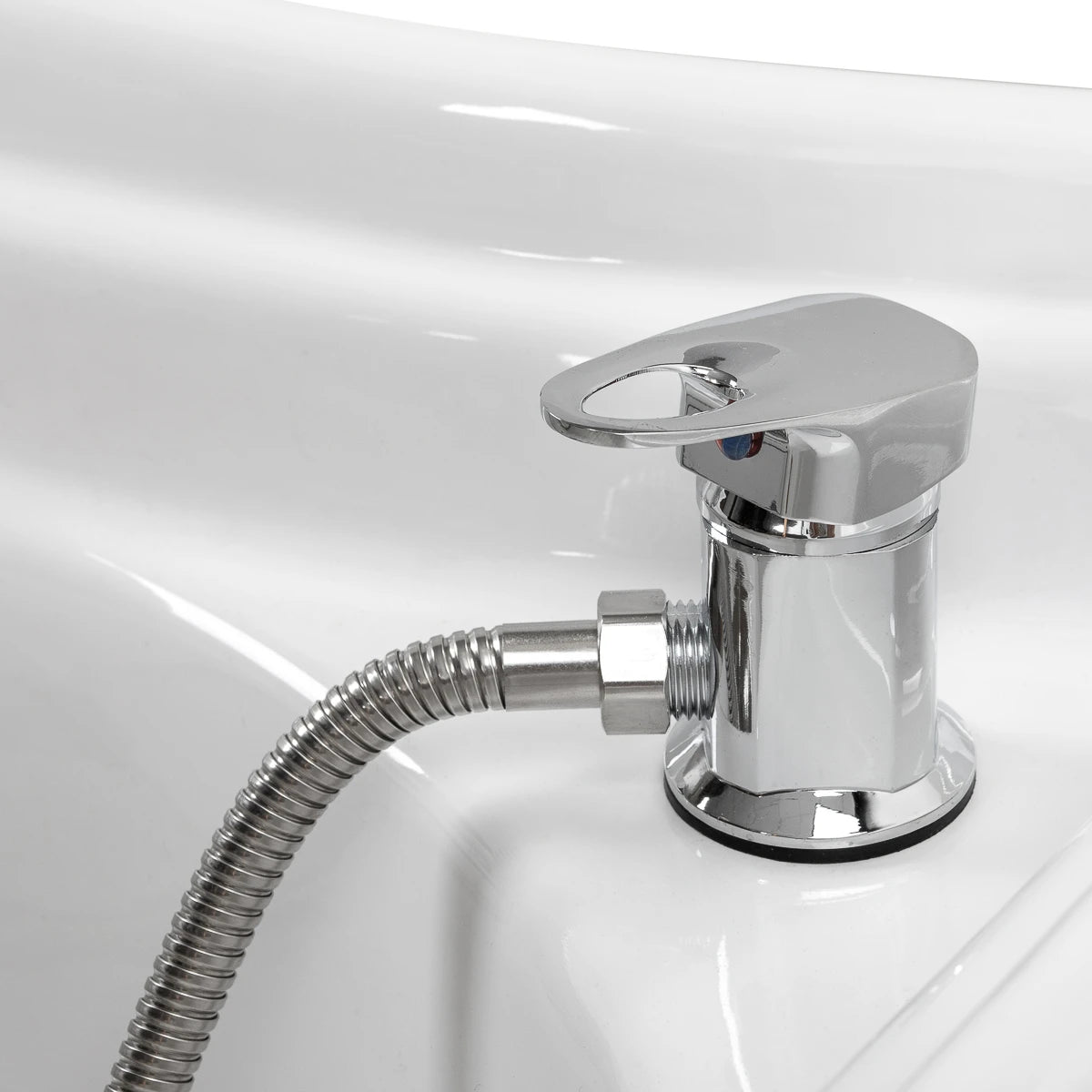 Gabbiano Head Spa Bali hair washing bed white