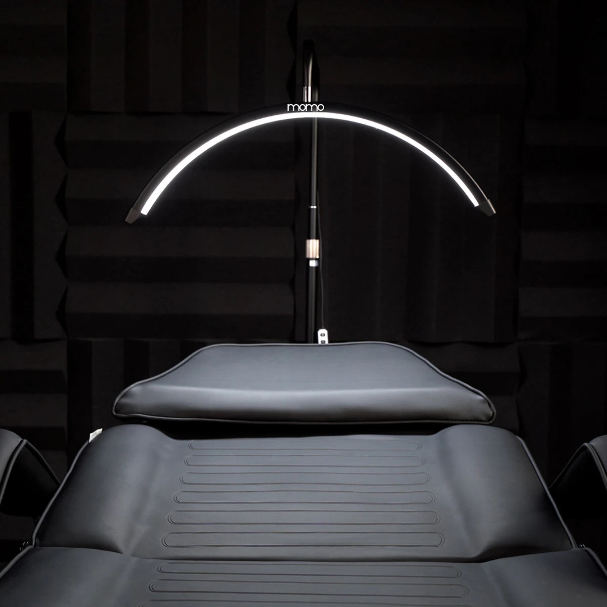 Eyelash treatment lamp MOMO MX6 black