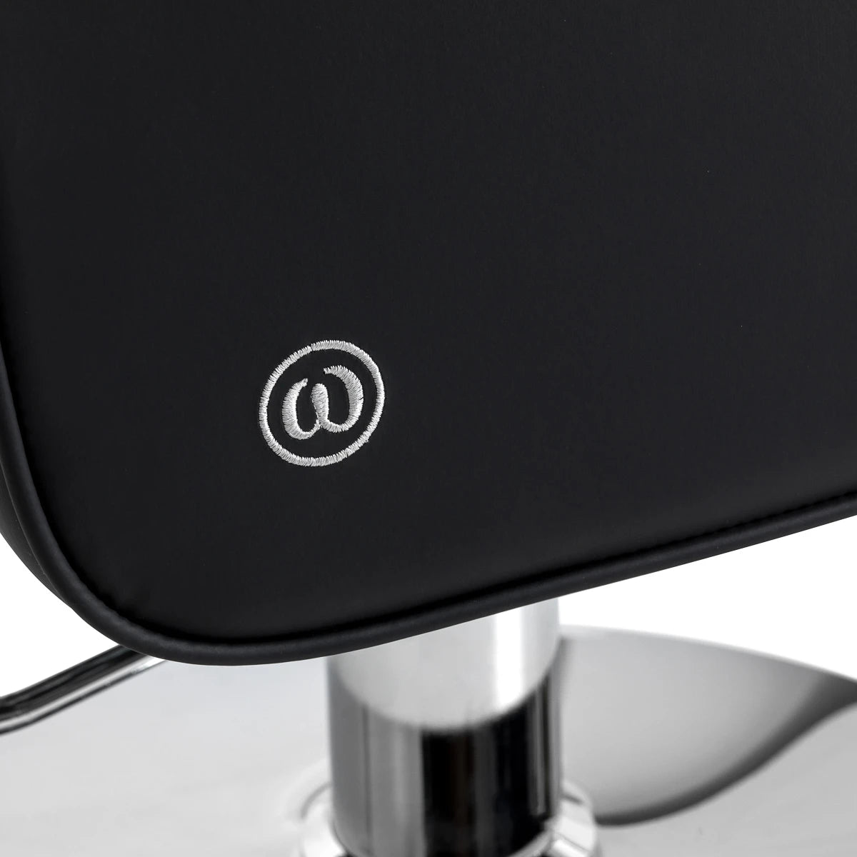 Hairdressing chair Omega Andromeda black
