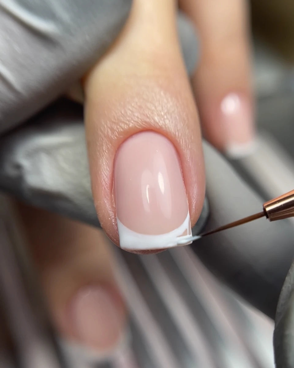 Dark by Rior Dubbelzijdige nagelborstel (liner 13 mm stippen 1,2 mm) geupdate design
