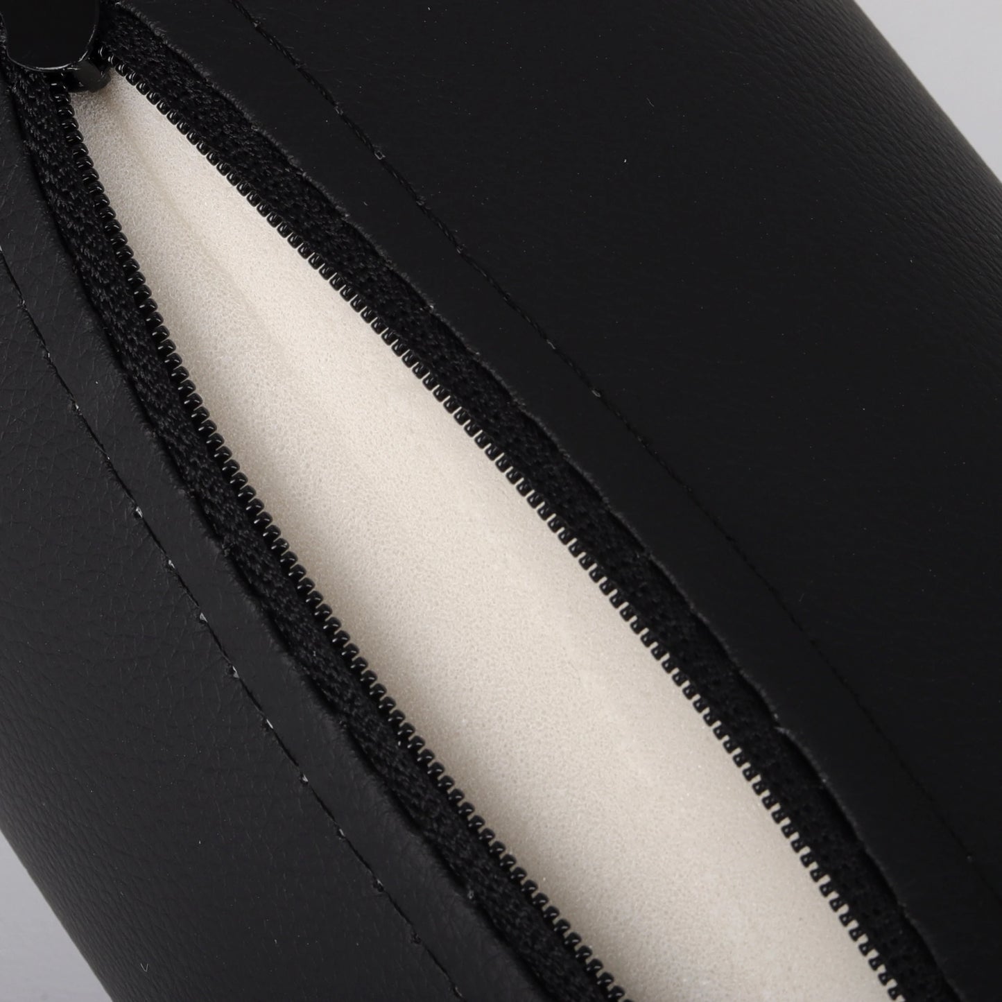 Rundes Nackenrolle 12x60 Comfy Base PU K515, Schwarz