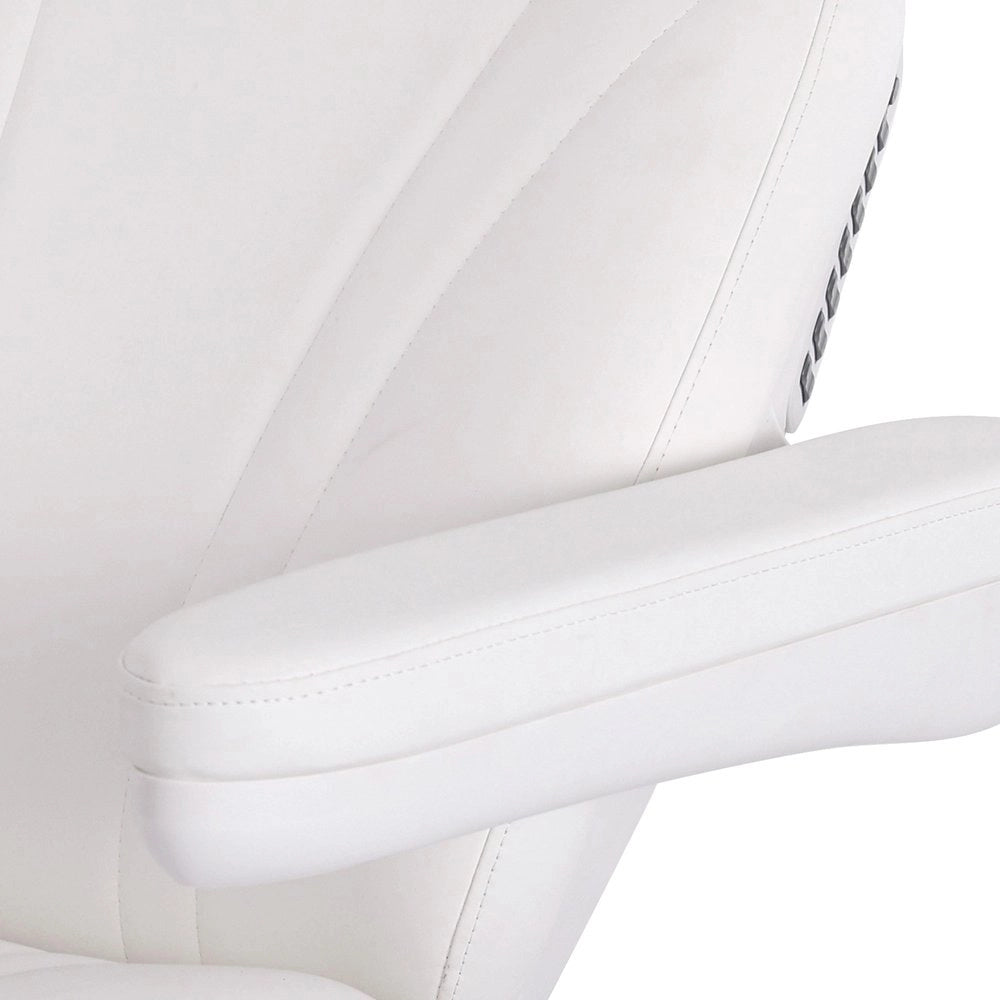 GIR – Electric aesthetic chair with 4 independent motors, upholstered in white PU.