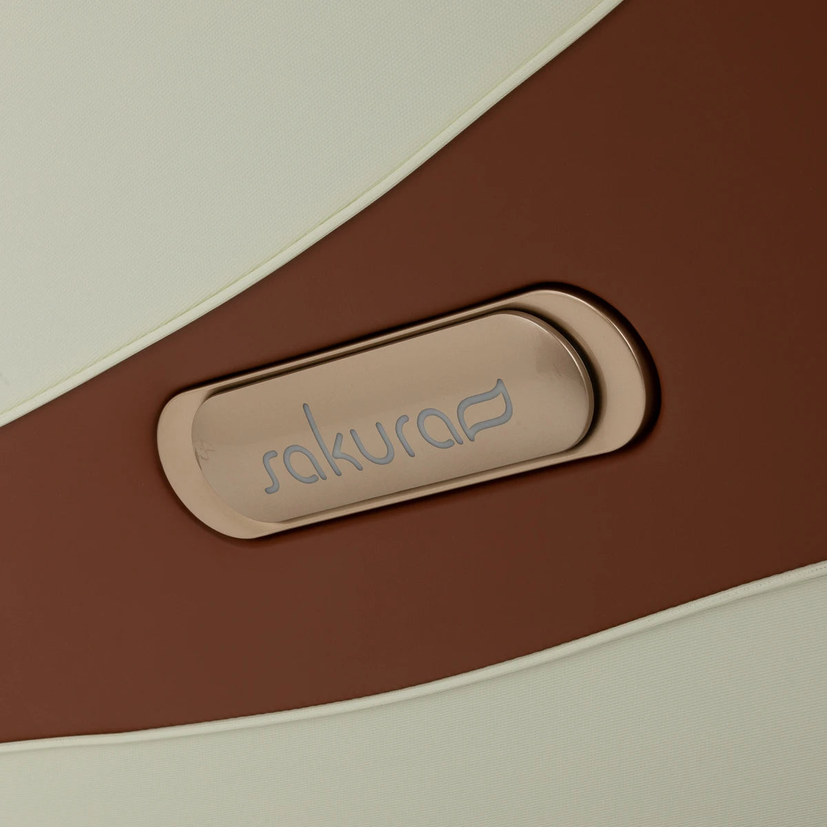 Массажное кресло Sakura Luxury 808, белое с бежевым