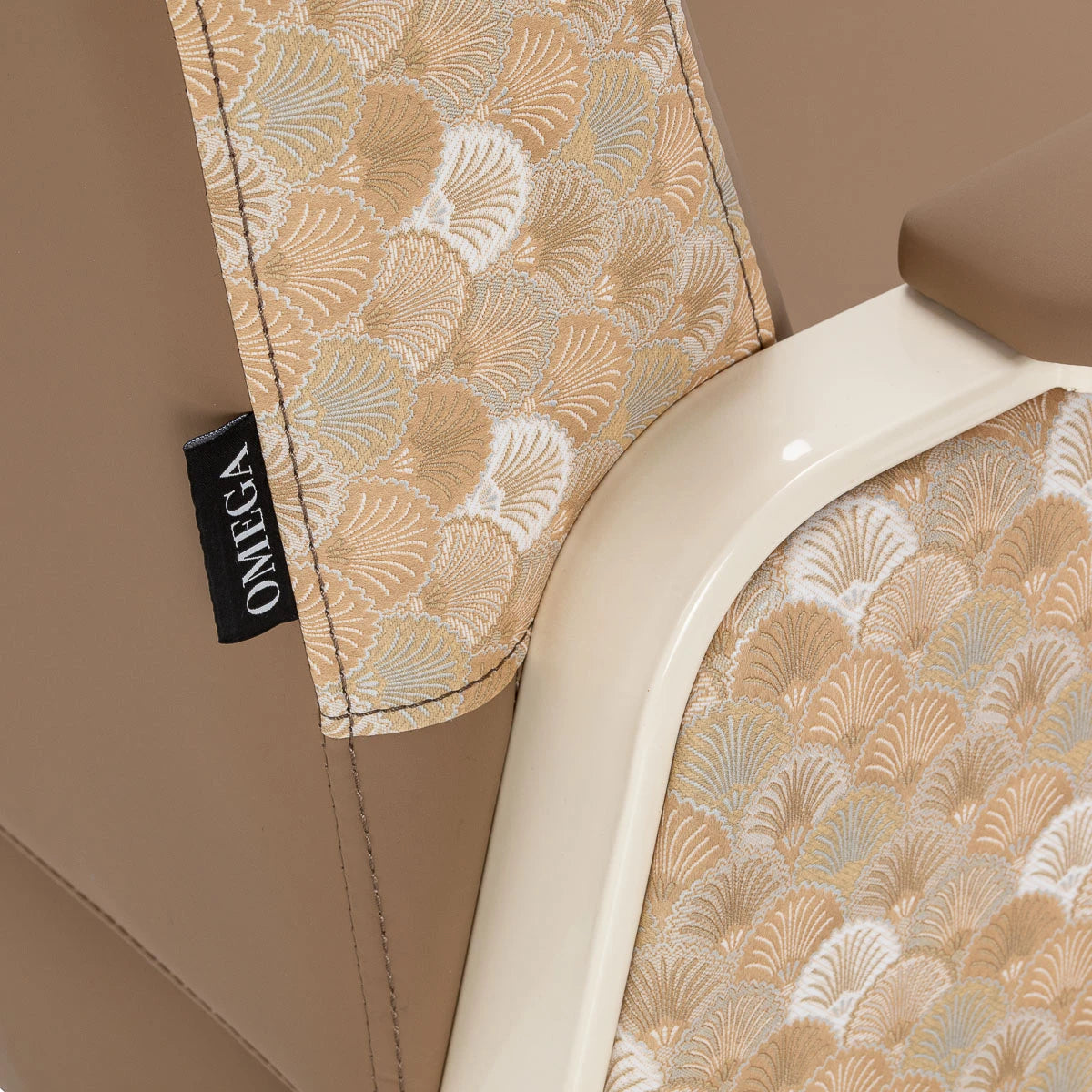 Waiting room chair Omega Grandeur light brown