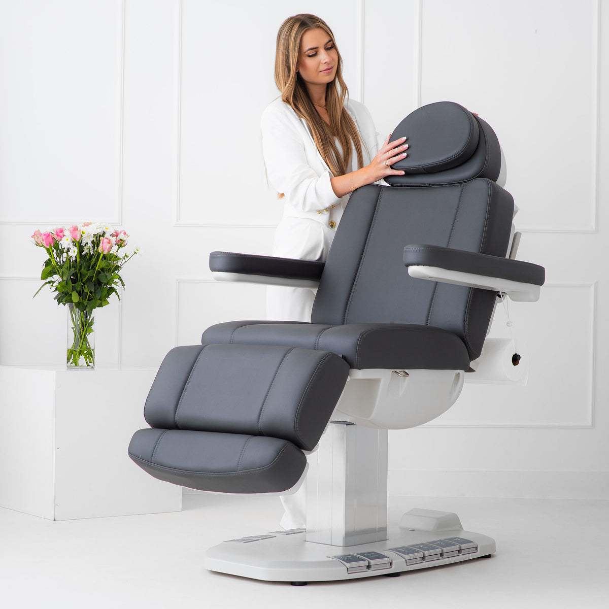 Electric beauty chair Evia One Graphite