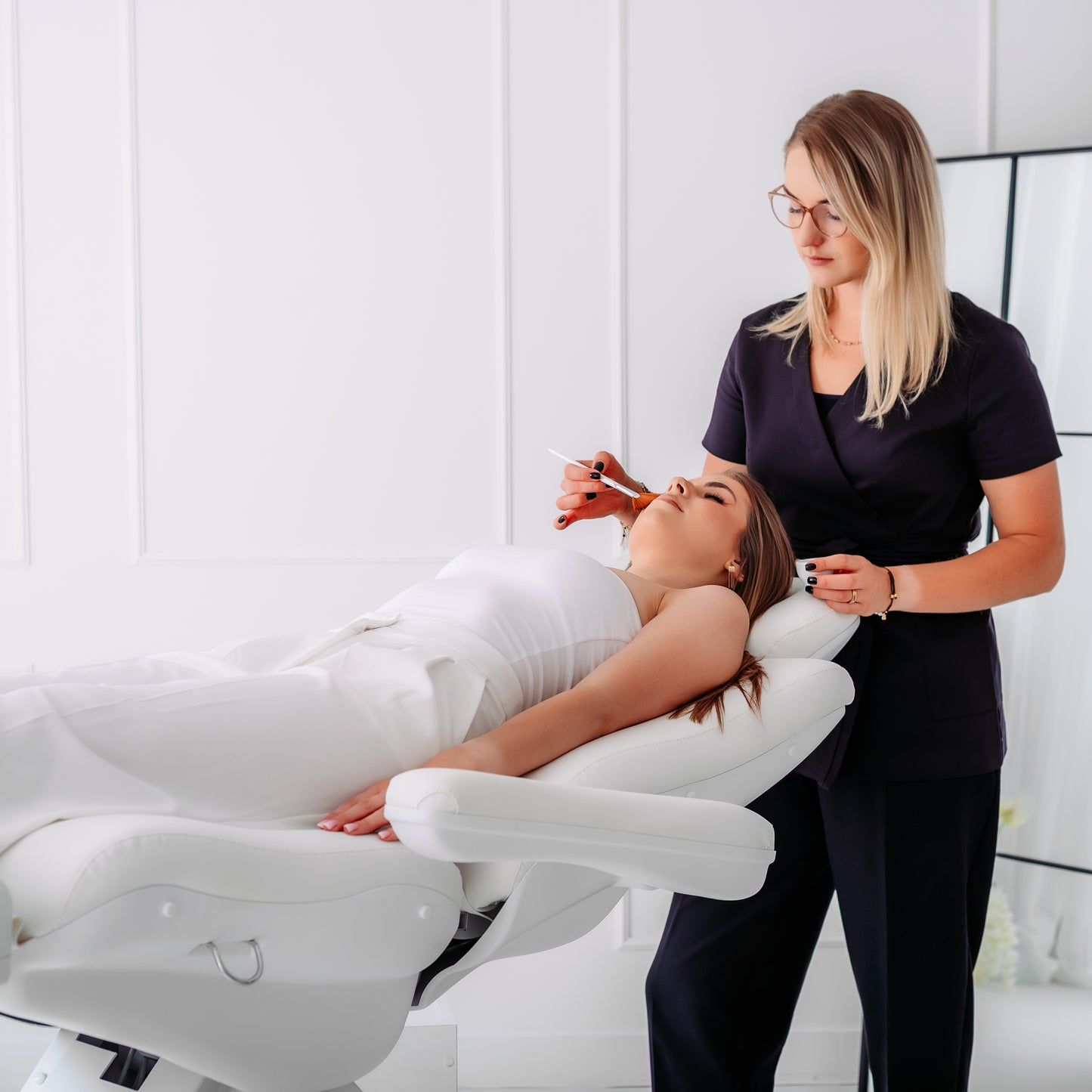 Electric beauty chair Sorina PRO 5 Touch Core k301 White
