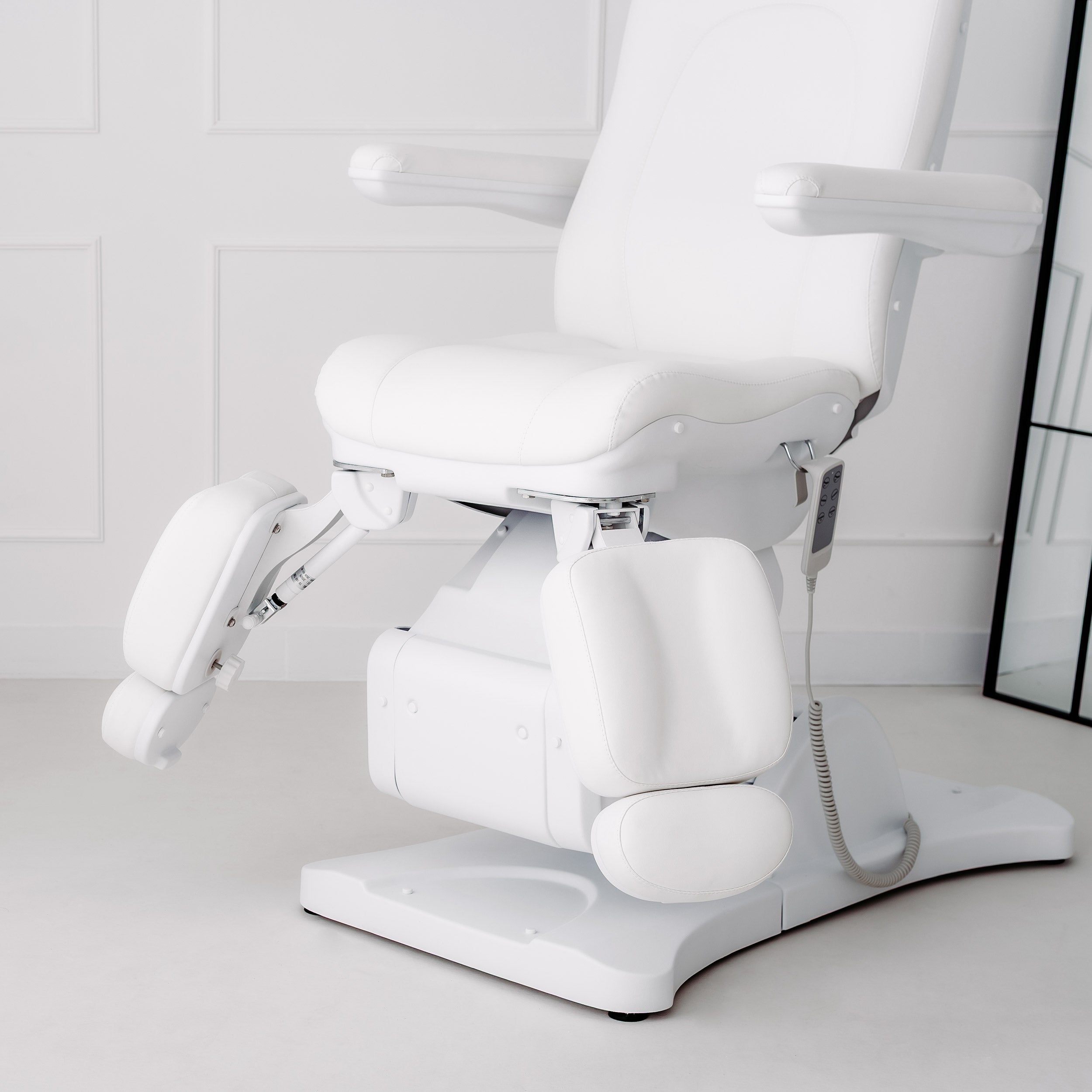 Electric beauty chair Sorina PRO 7 P Touch Core k301 White