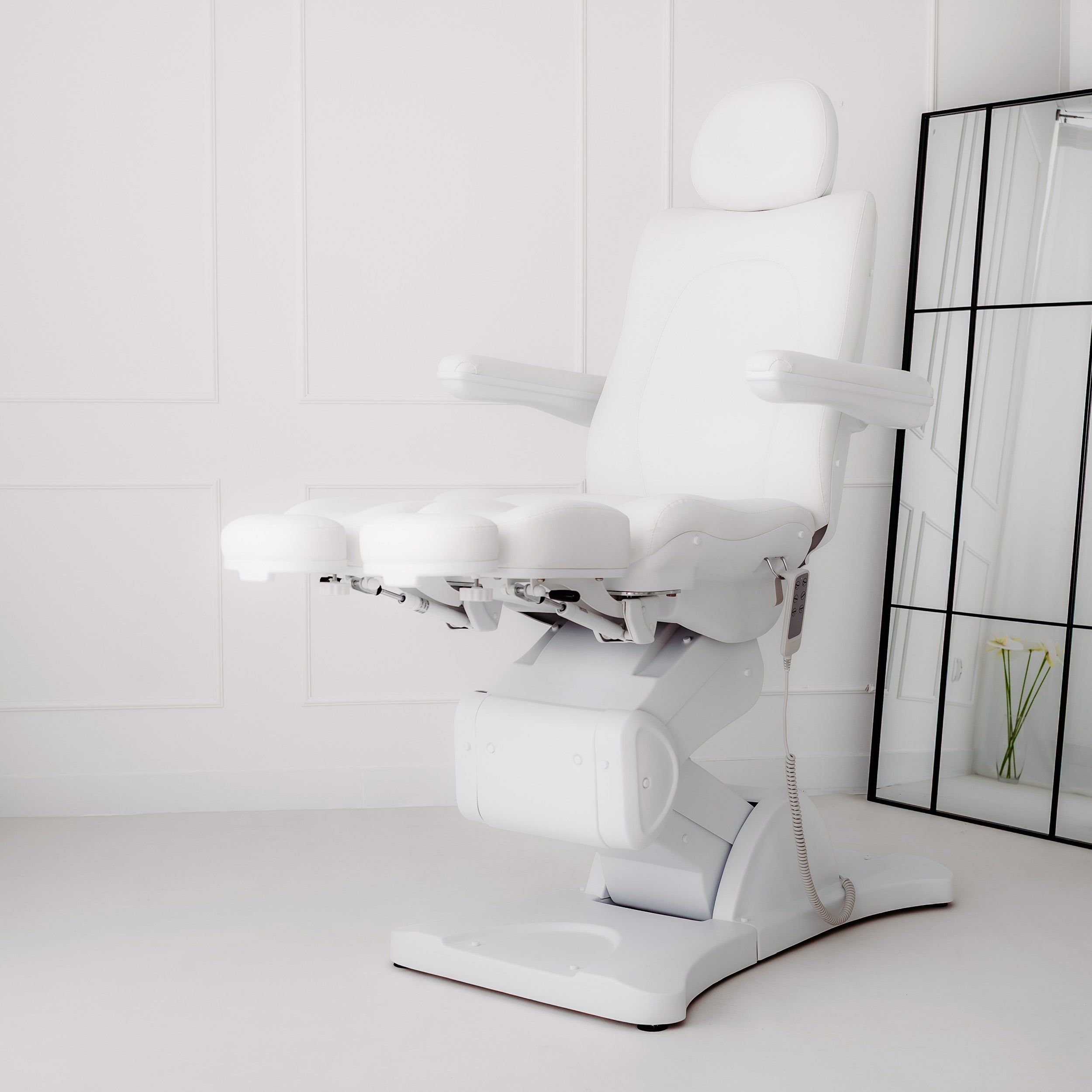 Electric beauty chair Sorina PRO 7 P Touch Core k301 White
