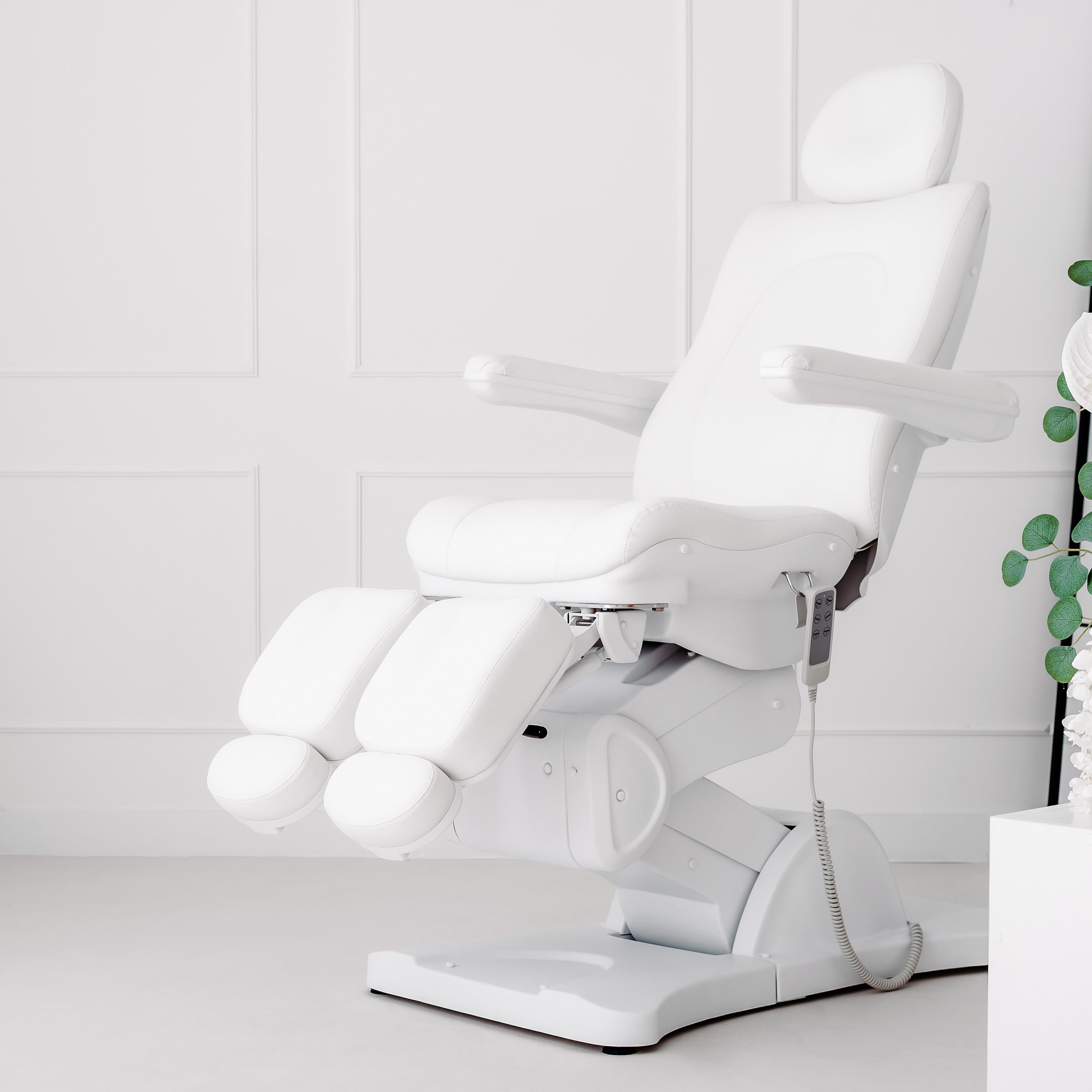 Electric beauty chair Sorina PRO 7 P Touch Core k301 White