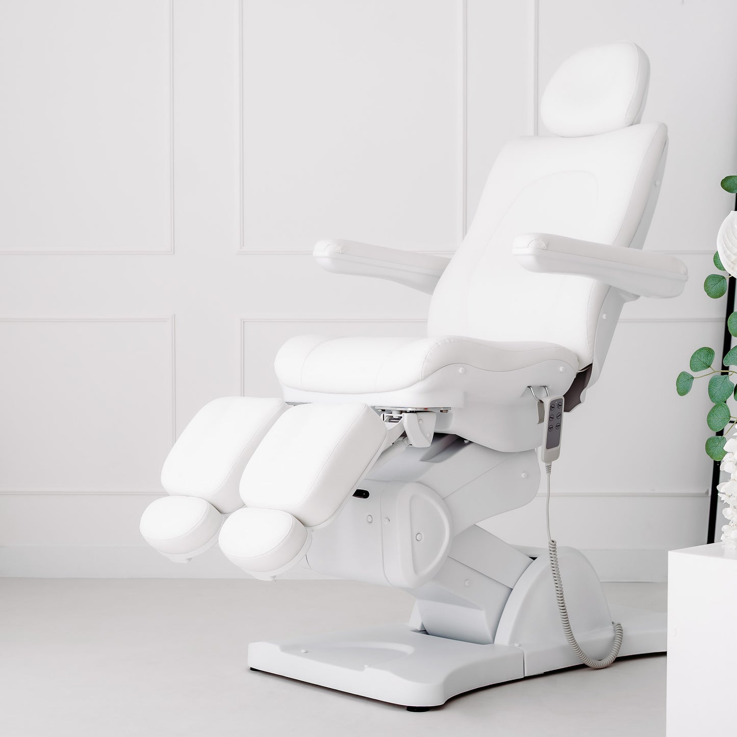 Electric beauty chair Sorina PRO 7 P Touch Core k301 White