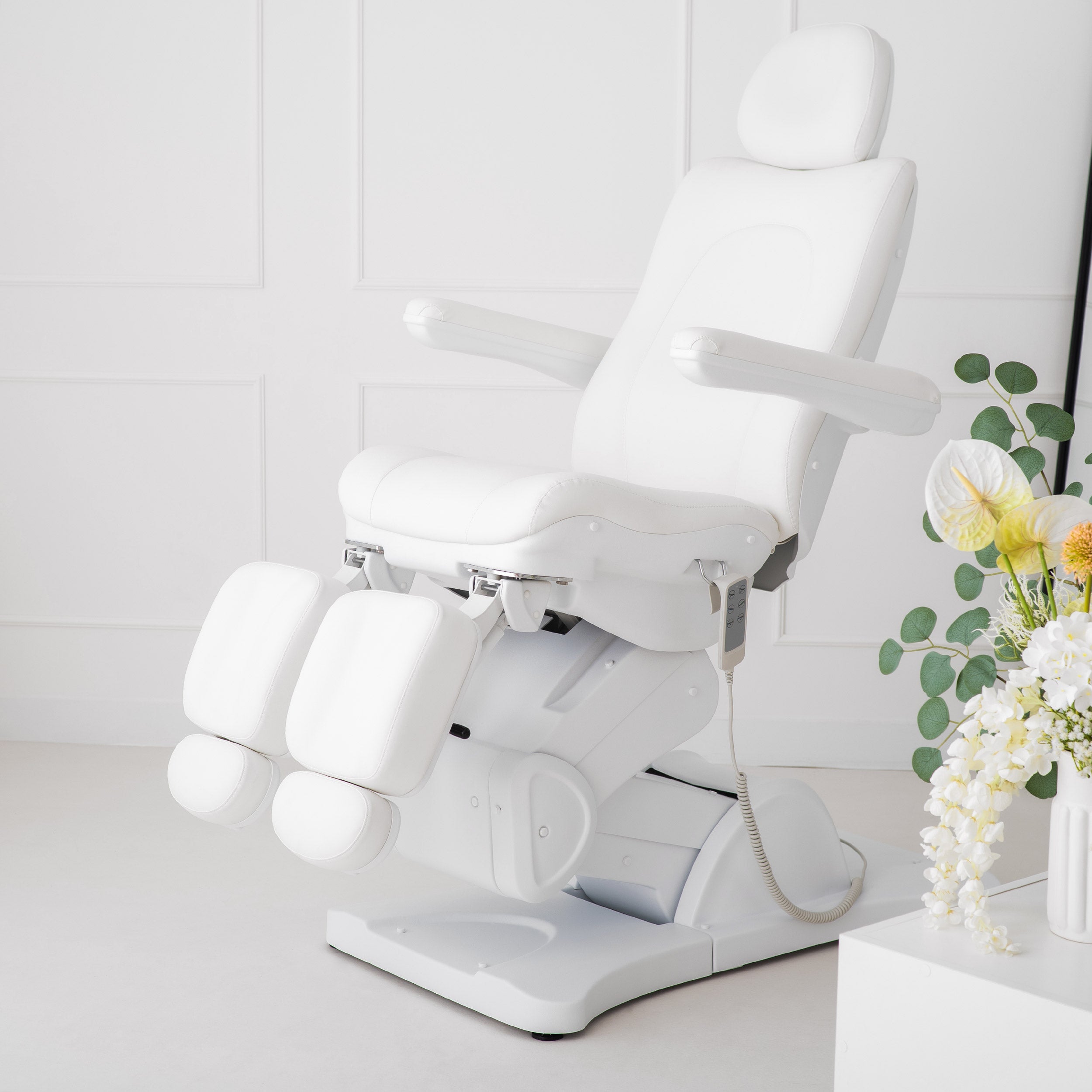 Electric beauty chair Sorina PRO 7 P Touch Core k301 White