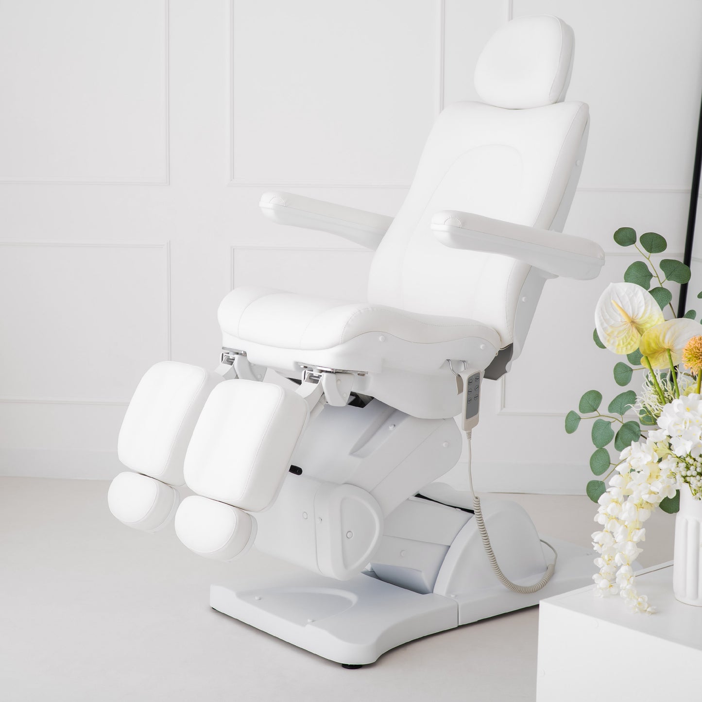 Electric beauty chair Sorina PRO 7 P Touch Core k301 White