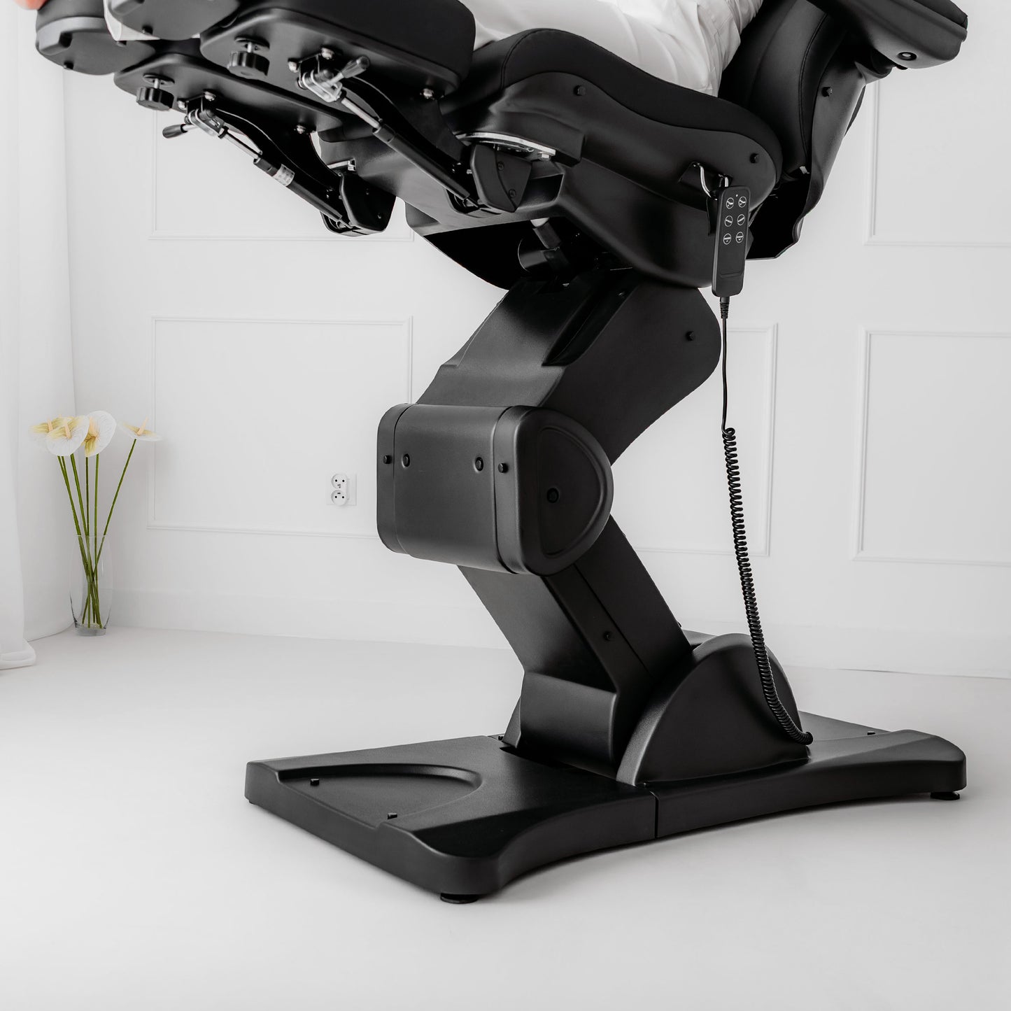 Electric beauty chair Sorina PRO 7 P Touch Core k315 Black