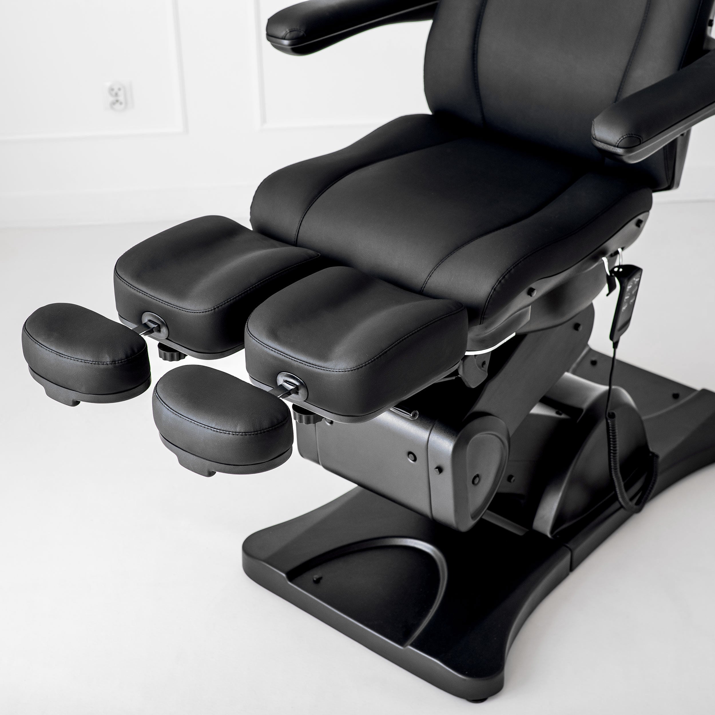Electric beauty chair Sorina PRO 7 P Touch Core k315 Black