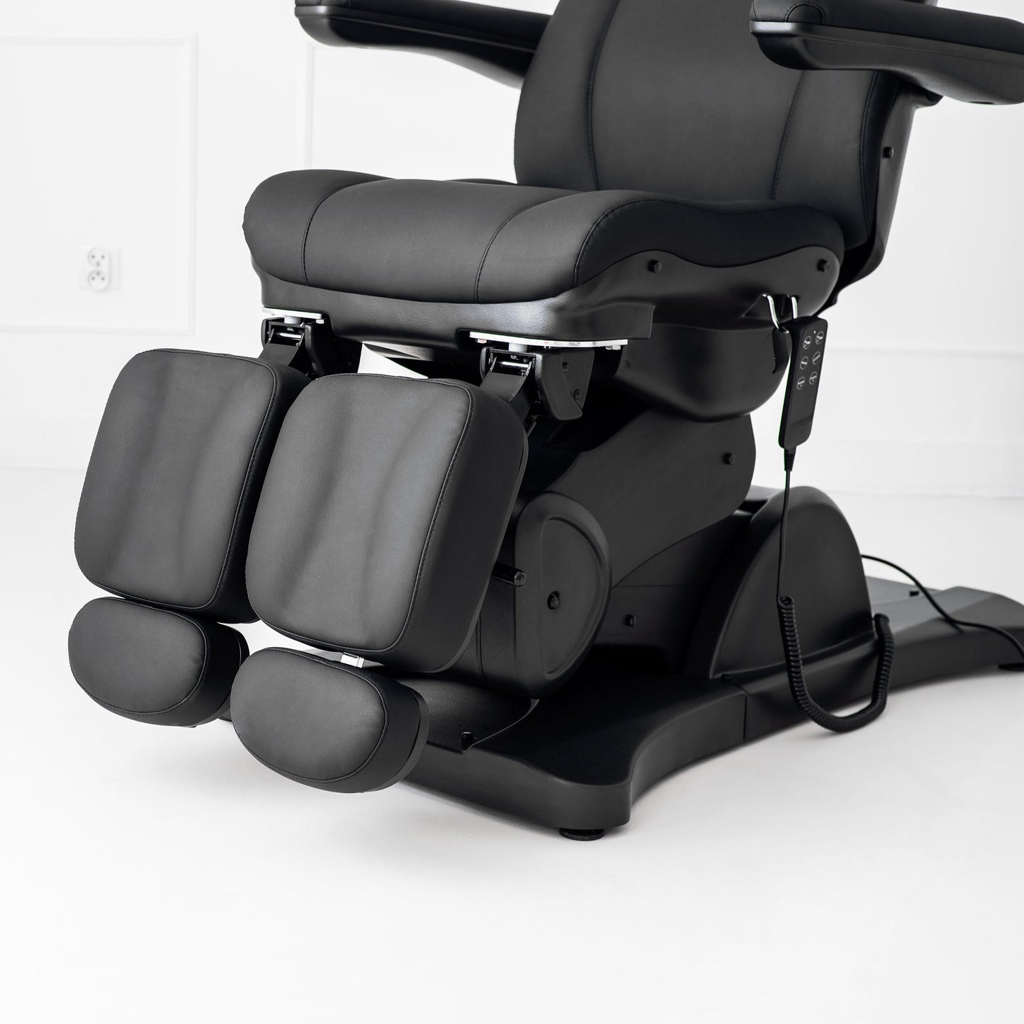 Electric beauty chair Sorina PRO 7 P Touch Core k315 Black