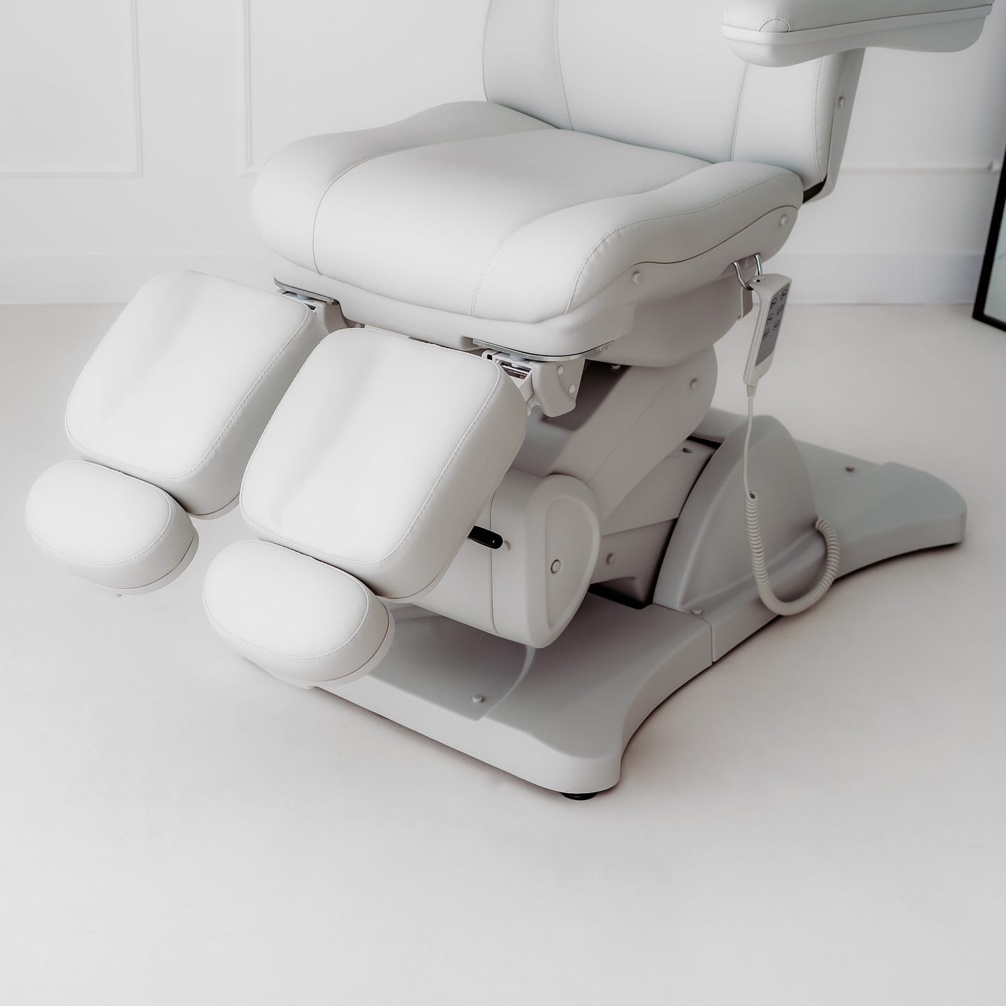 Electric beauty chair Sorina PRO 7 P Touch Core k329 Grey