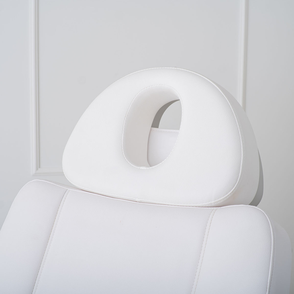 Electric pedicure chair Evia Lift P White – rocking function, heating, independent footrests