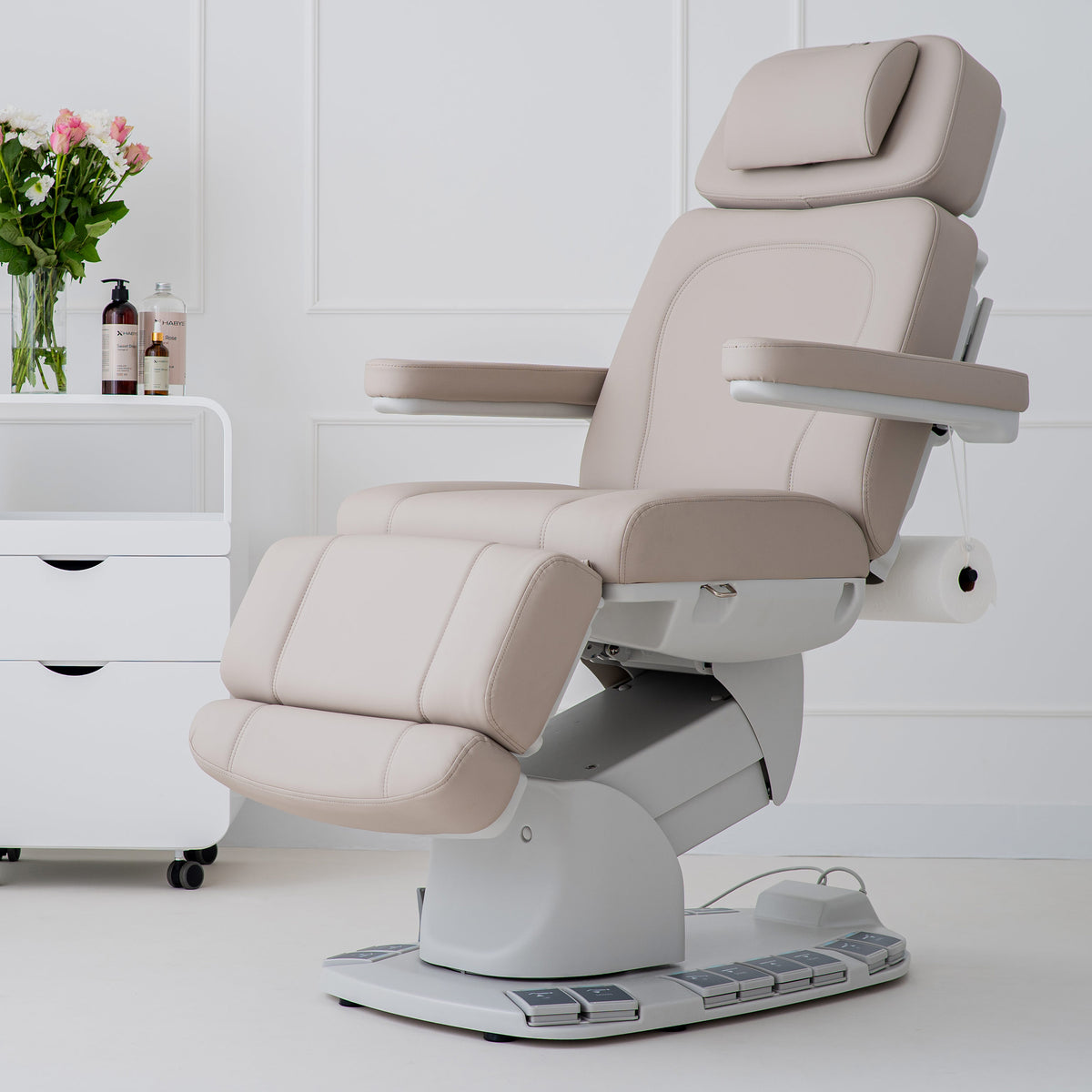 Evia Pro Latte – premium electric beauty chair, 4 motors
