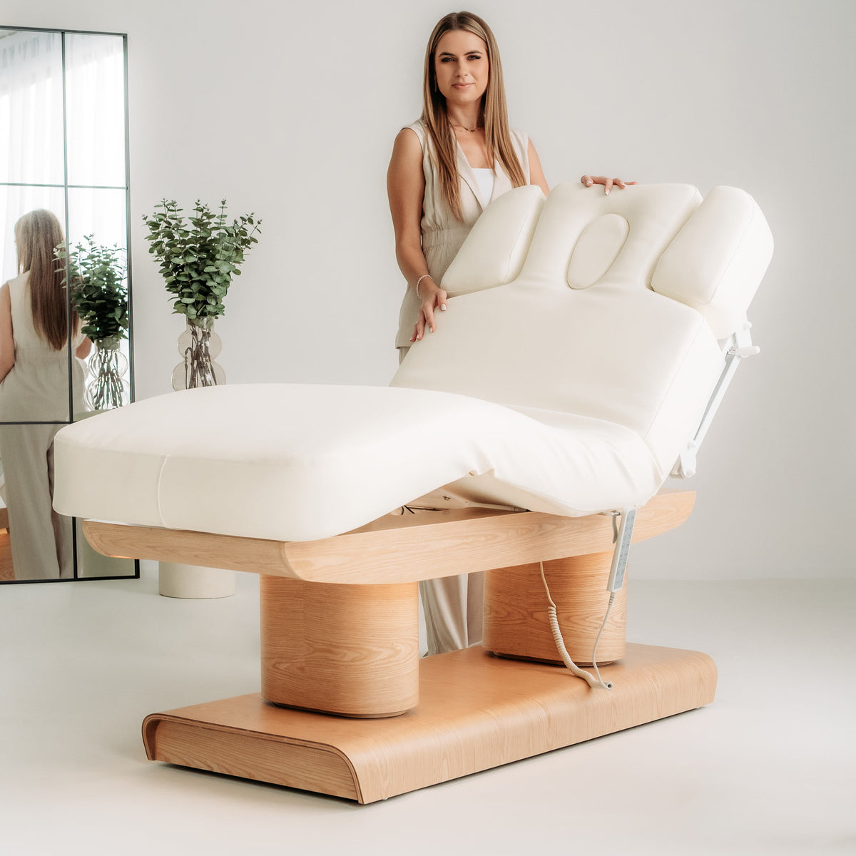 Melia White – Elektrische SPA-Kosmetikliege mit Heizung und 4 Motoren