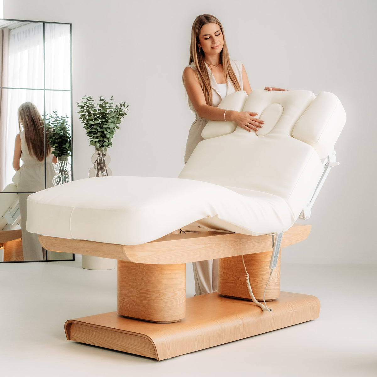 Melia White – Elektrische SPA-Kosmetikliege mit Heizung und 4 Motoren