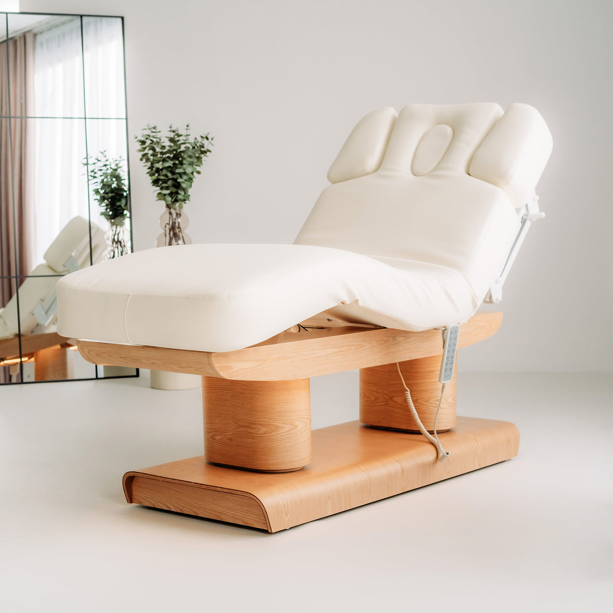Melia White – Elektrische SPA-Kosmetikliege mit Heizung und 4 Motoren