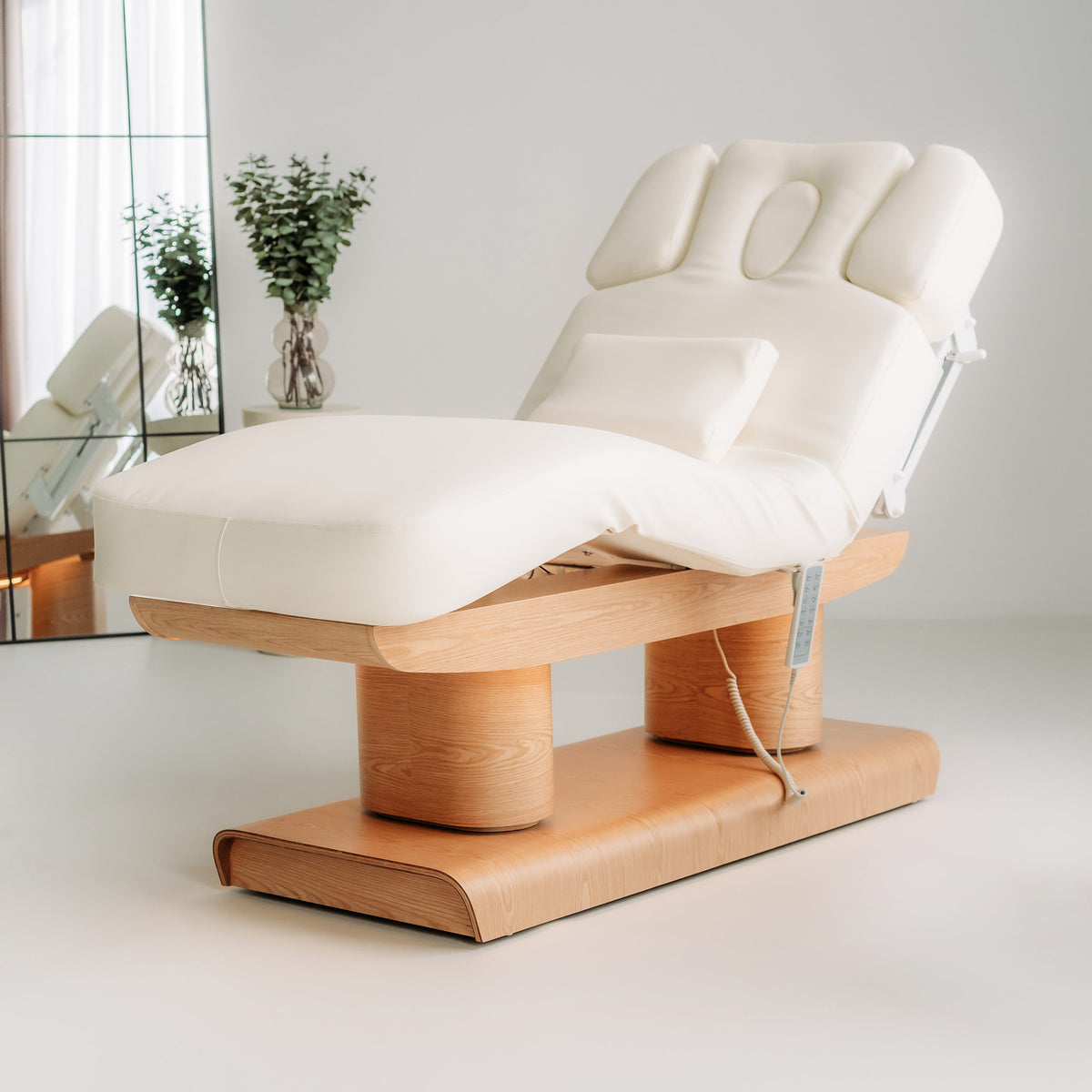 Melia White – Elektrische SPA-Kosmetikliege mit Heizung und 4 Motoren