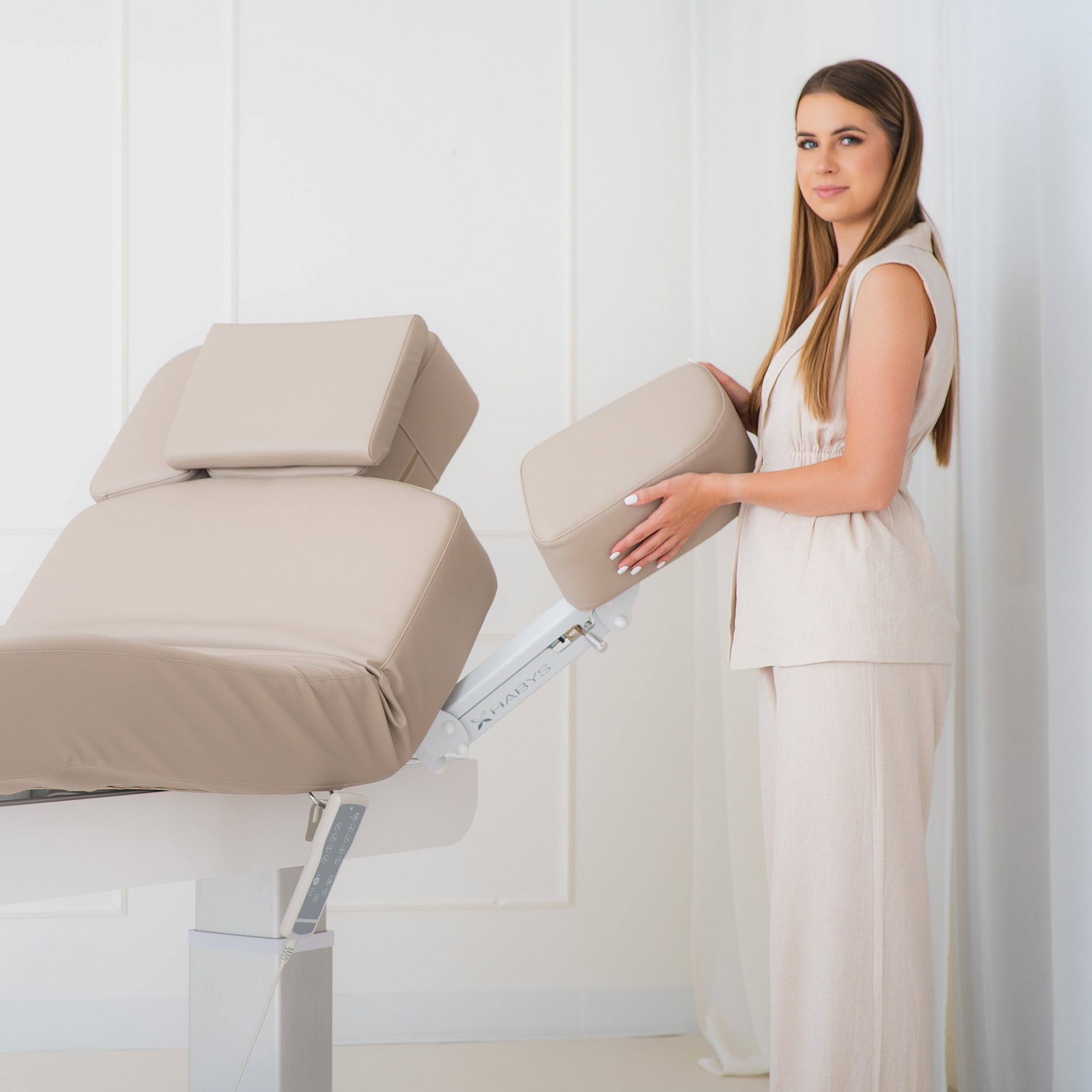 Prestia Grey electric beauty bed | Habys