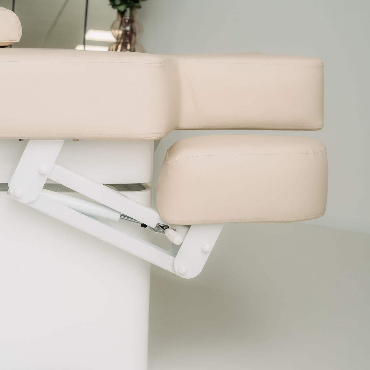 Vellia Beige – Electric SPA Bed with Heating and Storage
