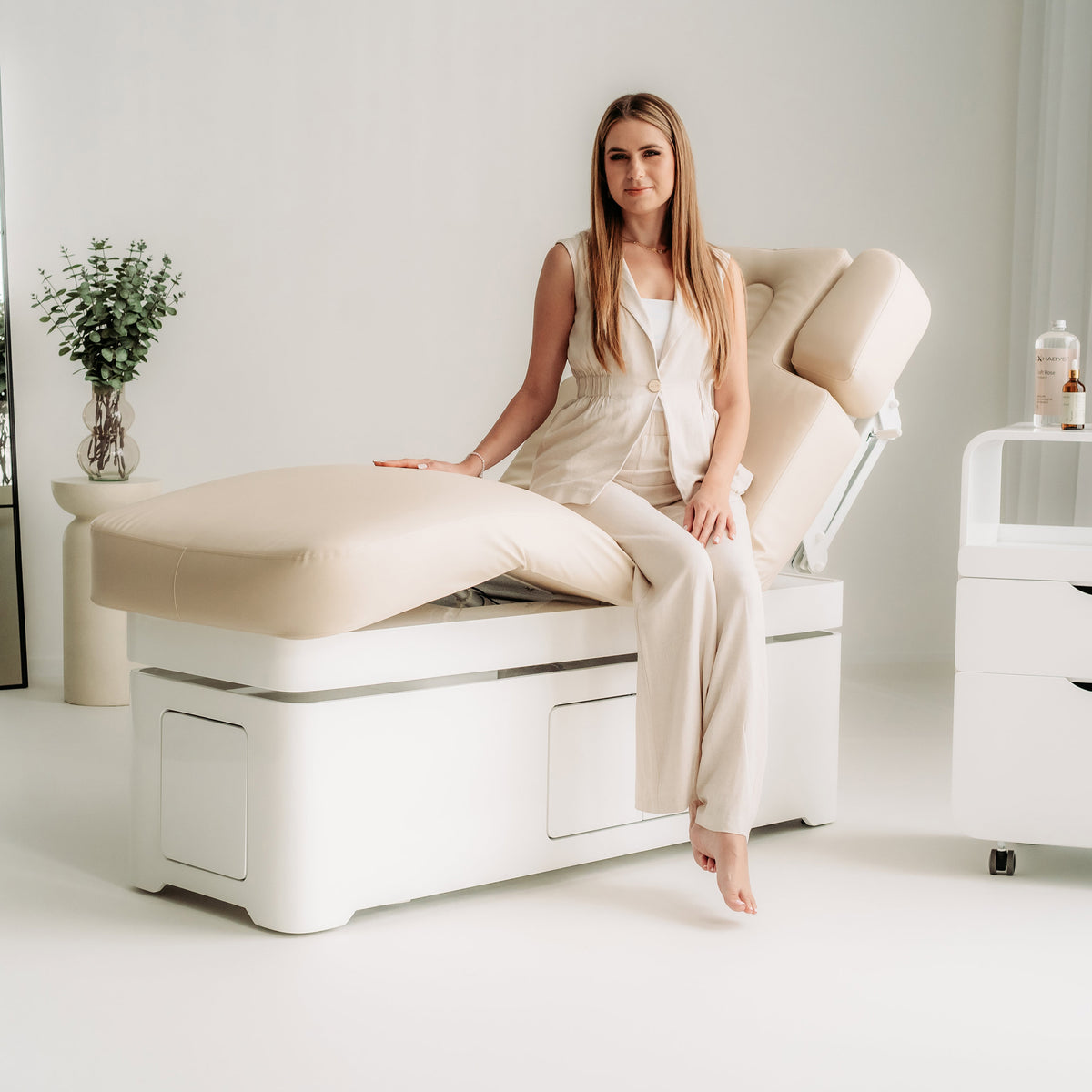 Vellia Beige – Electric SPA Bed with Heating and Storage