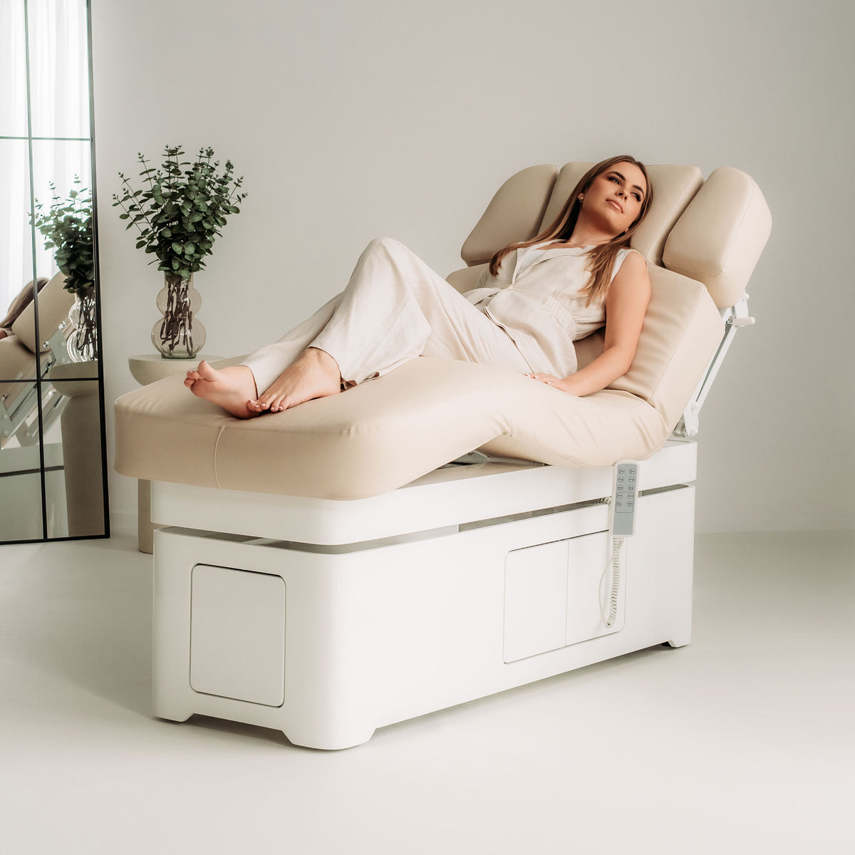 Vellia Beige – Electric SPA Bed with Heating and Storage