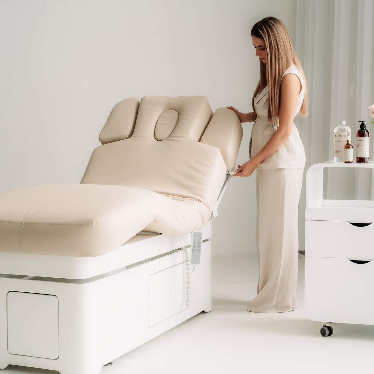 Vellia Beige – Electric SPA Bed with Heating and Storage