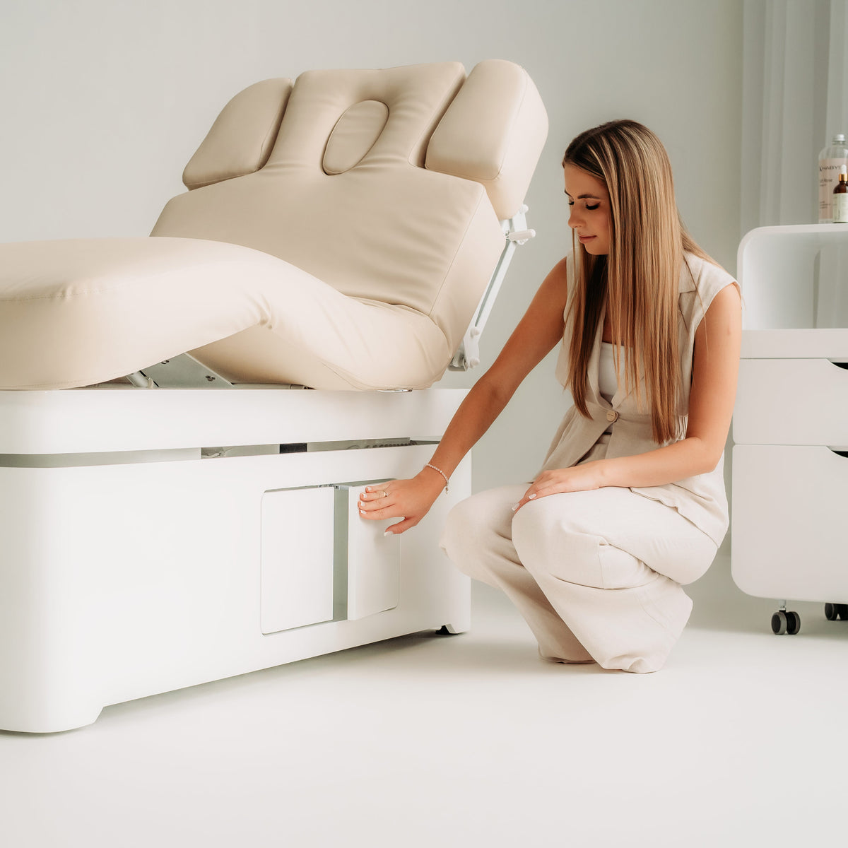 Vellia Beige – Electric SPA Bed with Heating and Storage