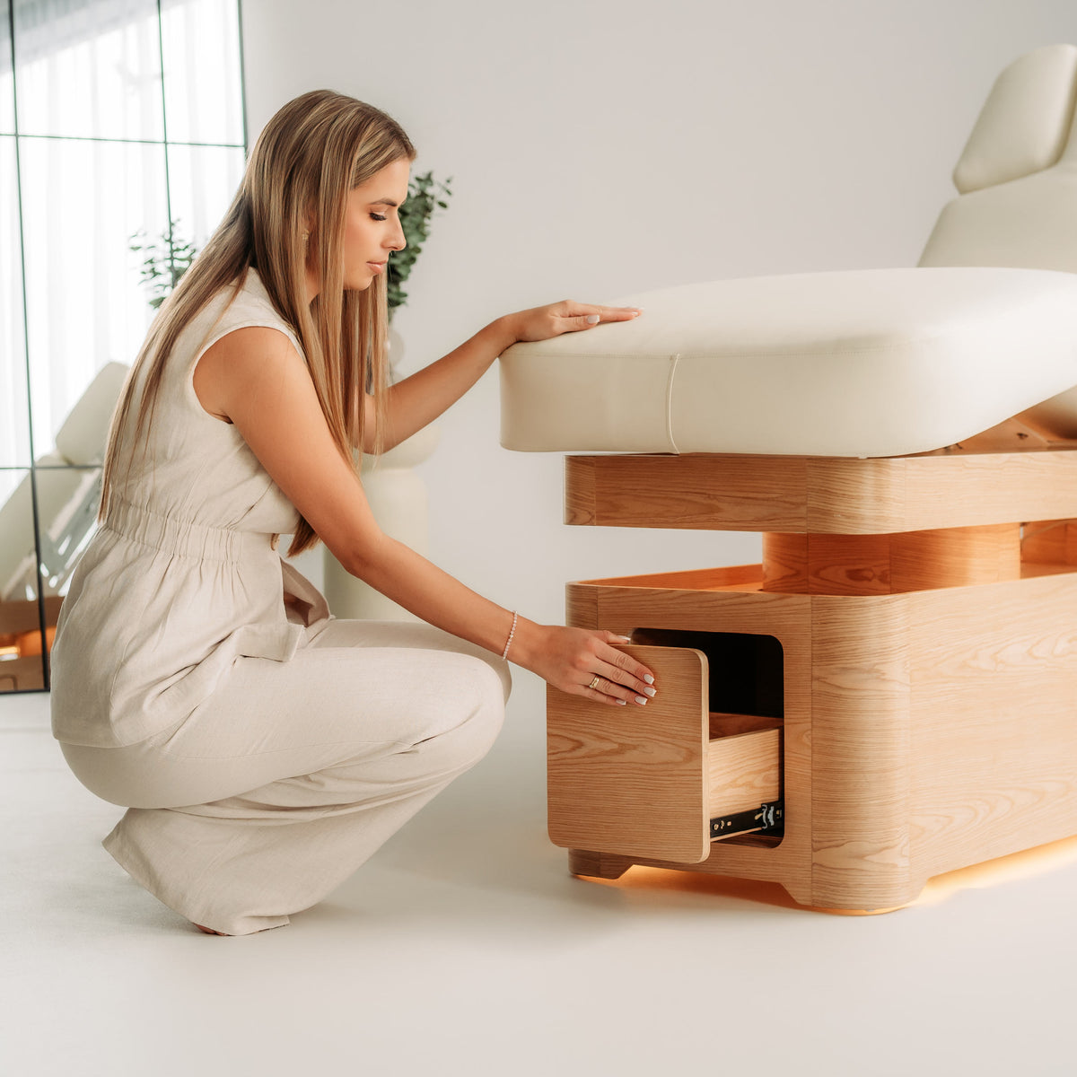 Vellia White – Electric SPA Bed with Heating and Storage