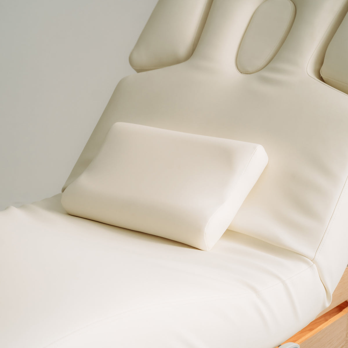 Vellia White – Electric SPA Bed with Heating and Storage