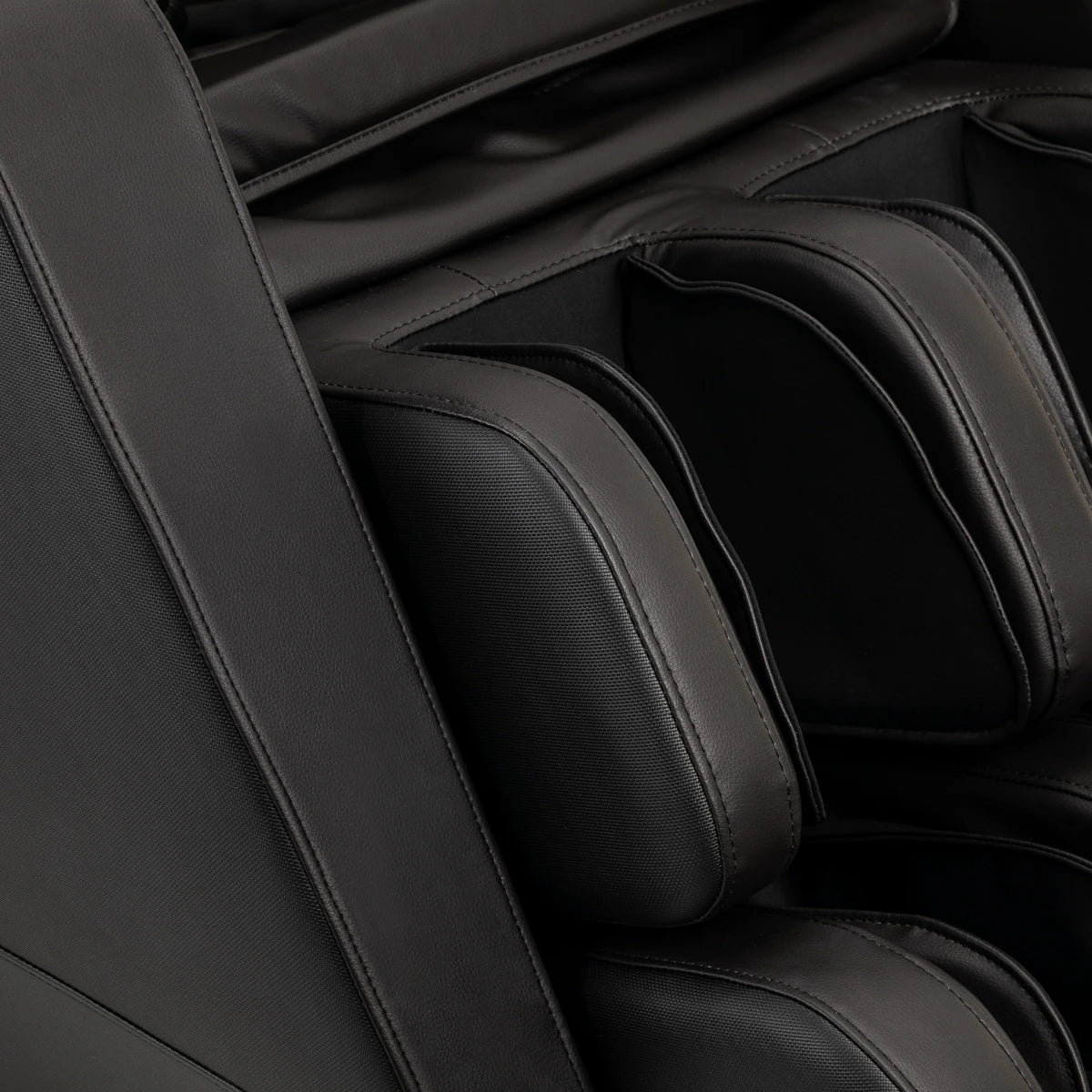 Массажное кресло Sakura Comfort Plus 806 черное